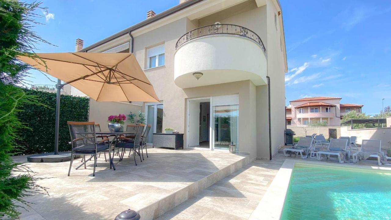 Casa Hana Bužinija Exteriör bild
