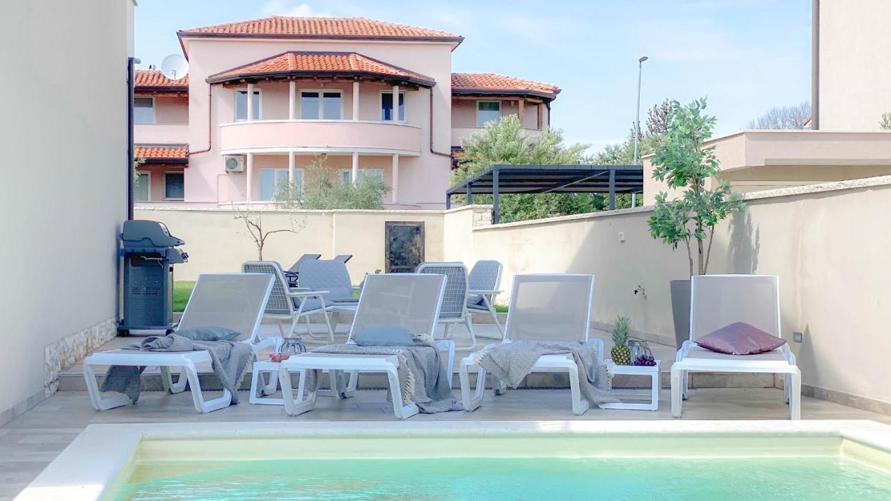 Casa Hana Bužinija Exteriör bild