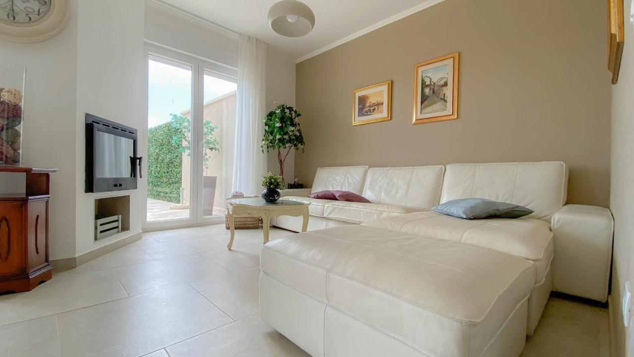 Casa Hana Bužinija Exteriör bild